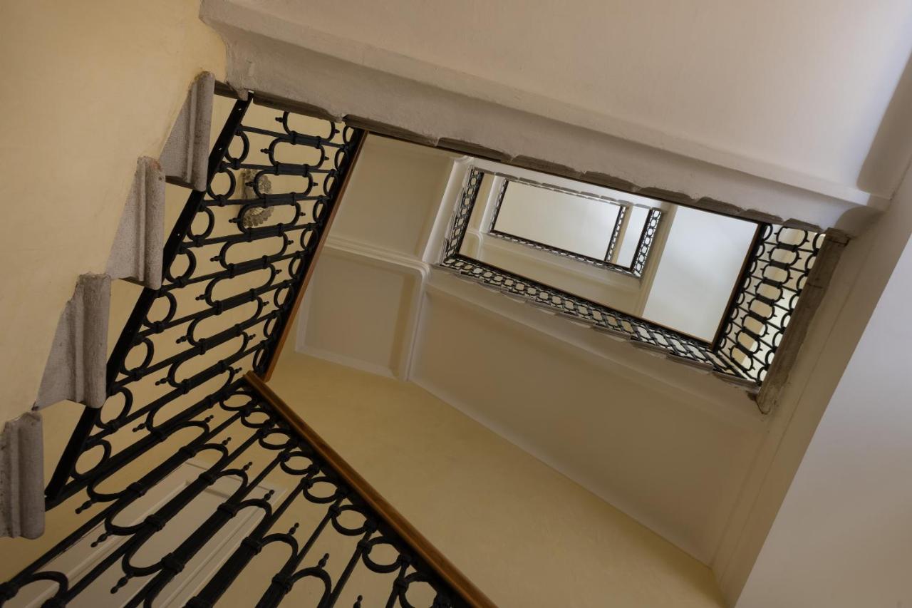 Suite Saba, Stile E Parcheggio In Centro A Triest Exterior foto